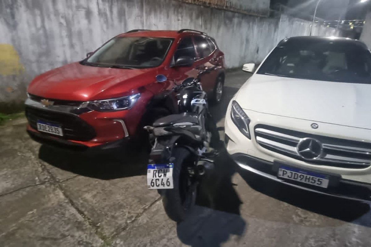 Seis integrantes de uma quadrilha especializada em roubos e furtos de veículos são presos em Salvador