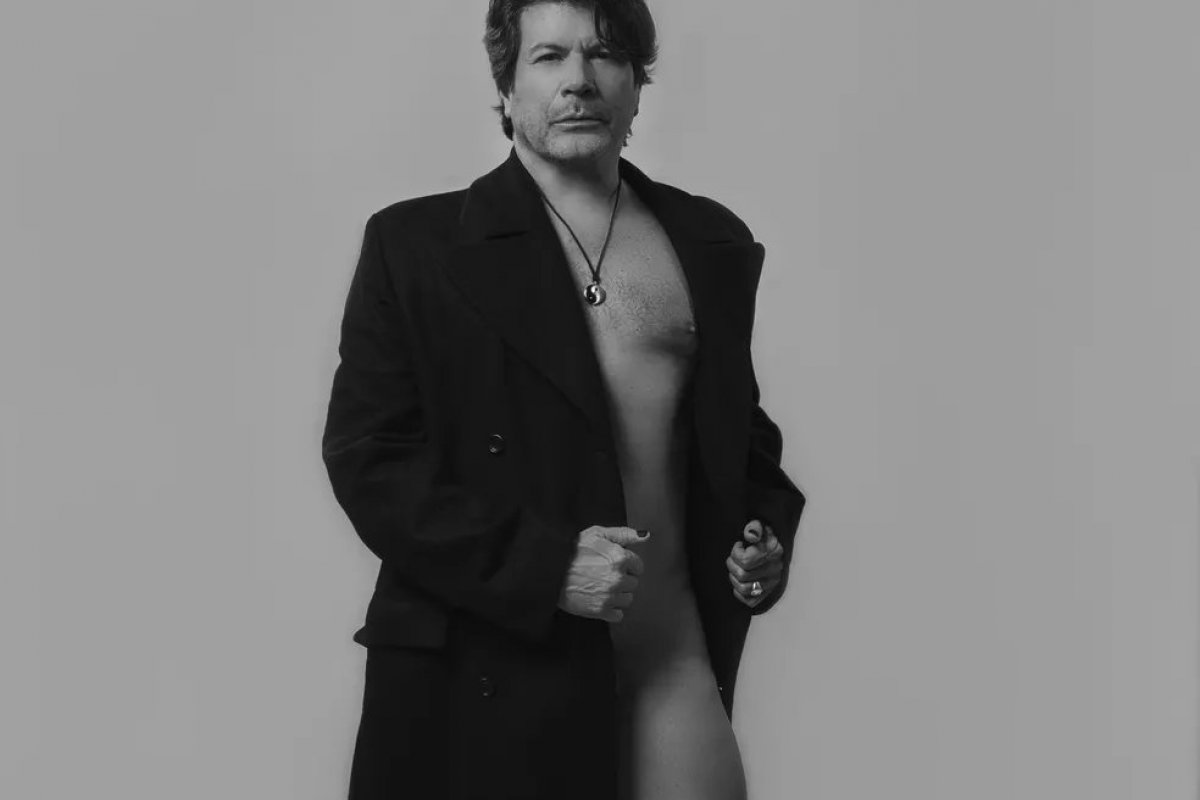 Paulo Ricardo celebra 60 anos com ensaio nu: "Um prazer"