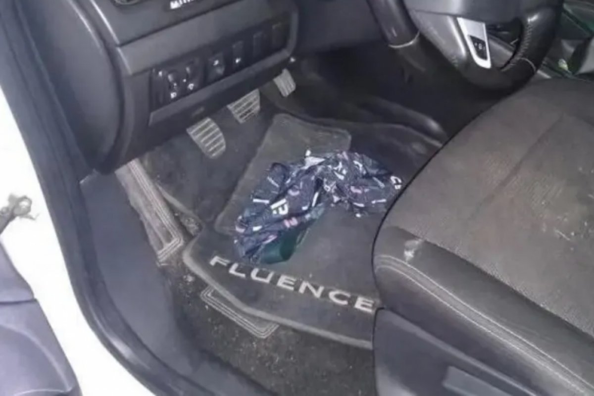 Padrasto é preso após ser flagrado sem cueca com enteada de 11 anos dentro de carro