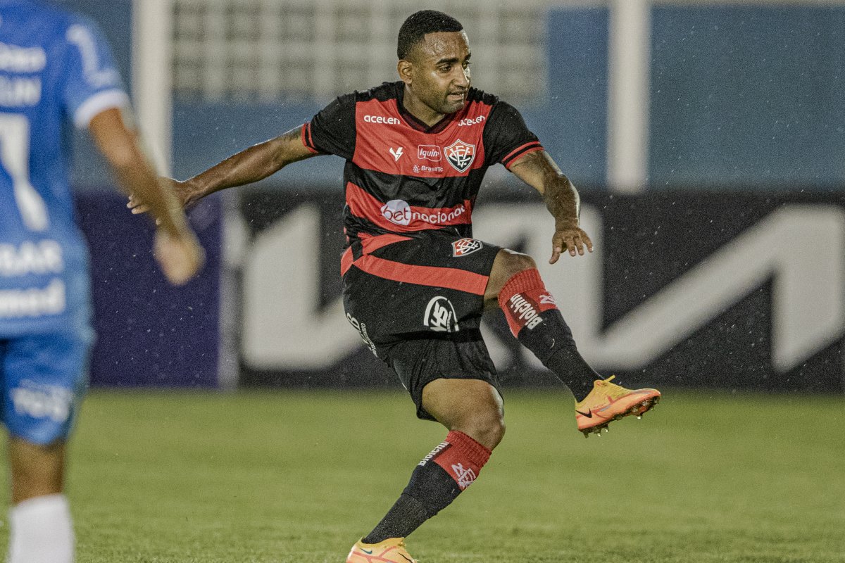 Vídeo: Subiu! Vitória arranca empate com Paysandu em Belém e retorna para Série B; confira o gol do acesso