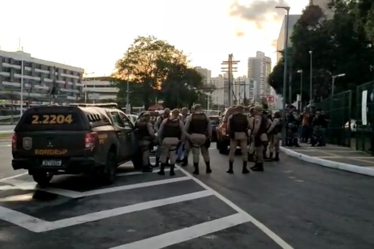 Vídeo: Quatro pessoas são presas em operação da PF contra quadrilha de roubos a bancos