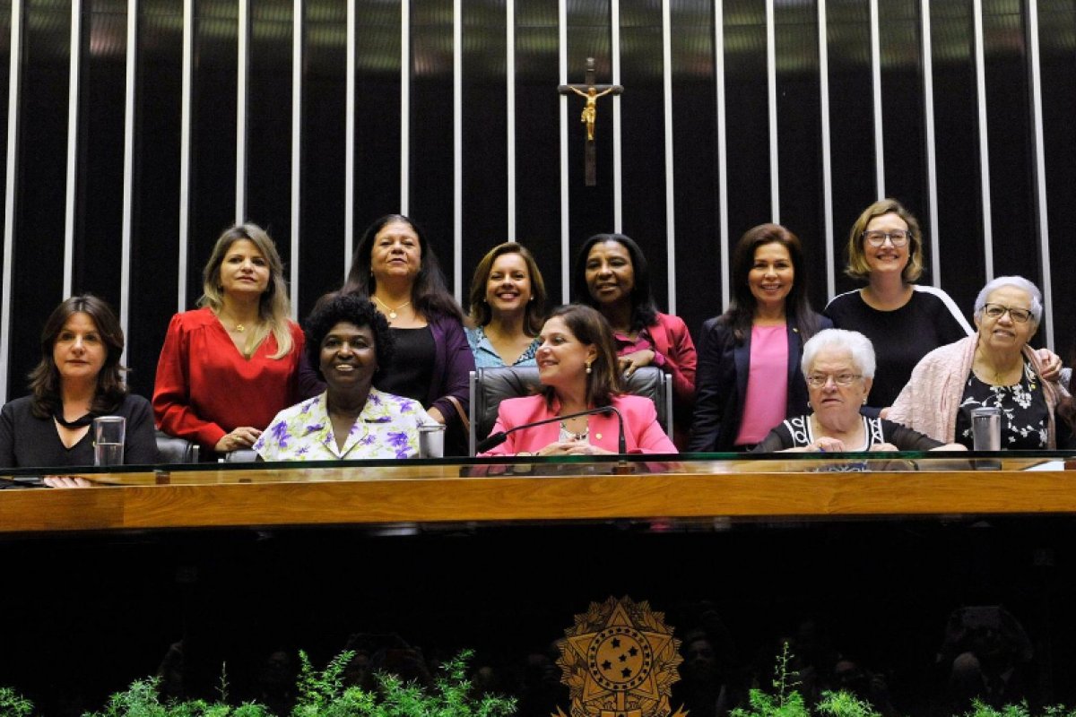 Mulheres são menos de 20% em mesas diretoras e presidência de comissões do Legislativo, aponta estudo