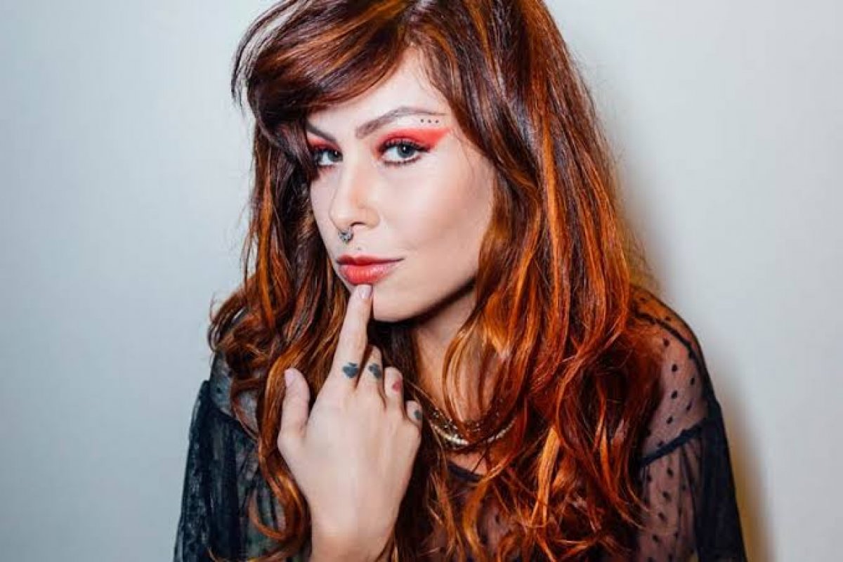 Pitty apresenta show gratuito em Salvador