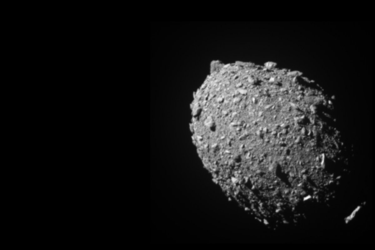 Sonda da Nasa atinge asteroide em teste de defesa planetária