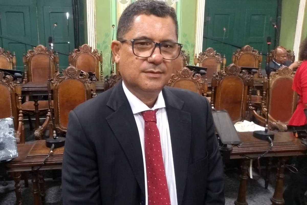 Vereador Hélio Ferreira diz que Olívia é do gueto e que é hora de mudança em Salvador