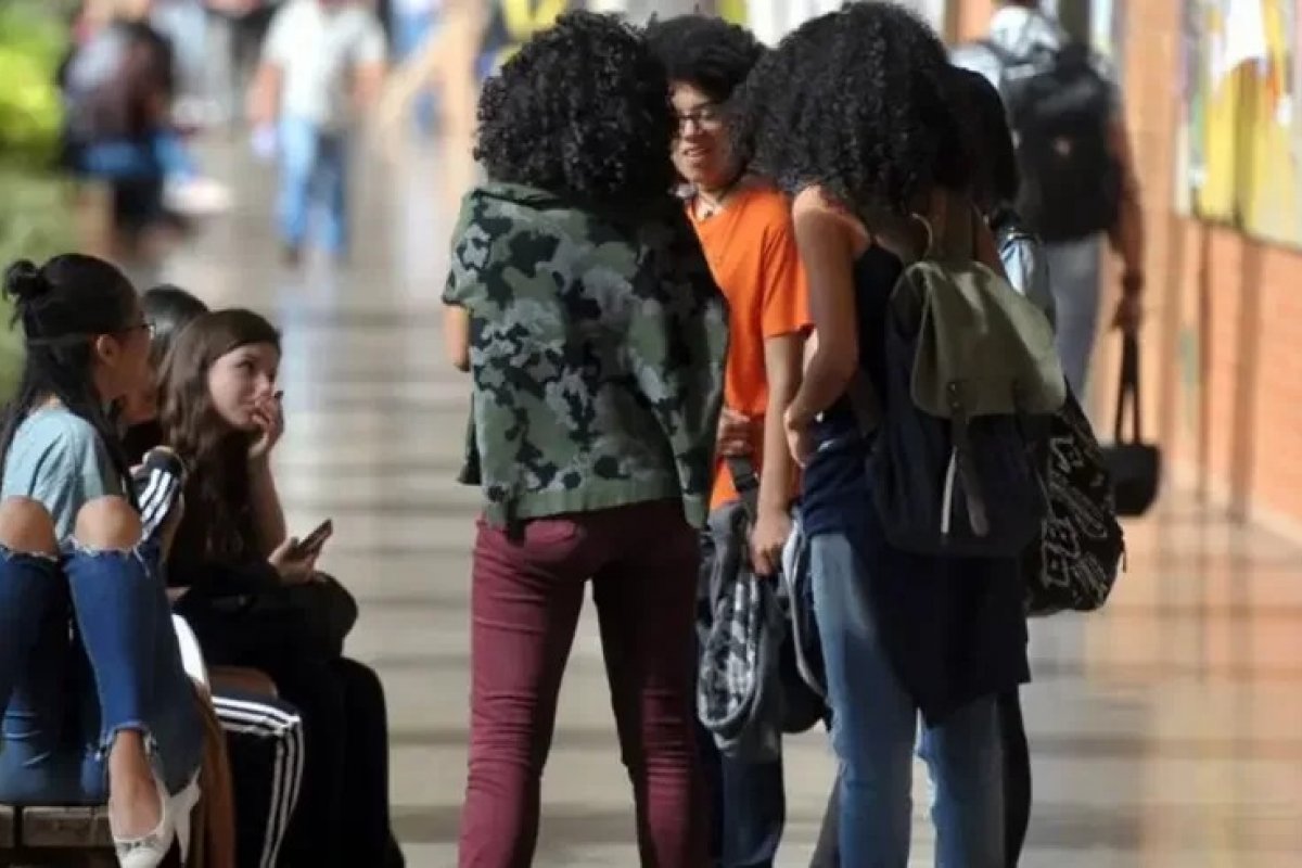 Mais de 80% dos jovens participarão das eleições deste ano, mas maioria está pessimista com políticos