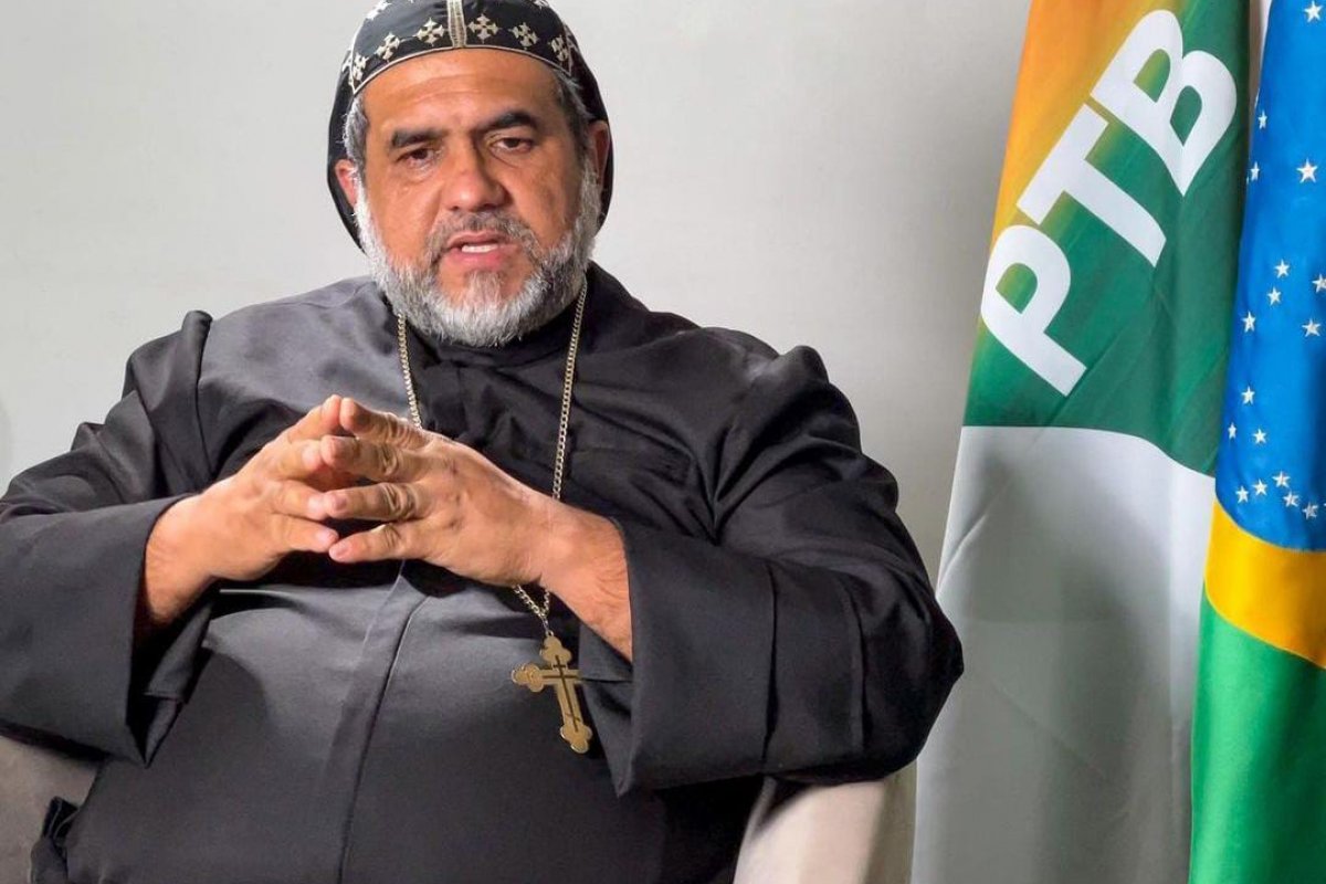 Eleições: nas redes, Padre Kelmon fornece Pix pessoal para pedir doações à igreja