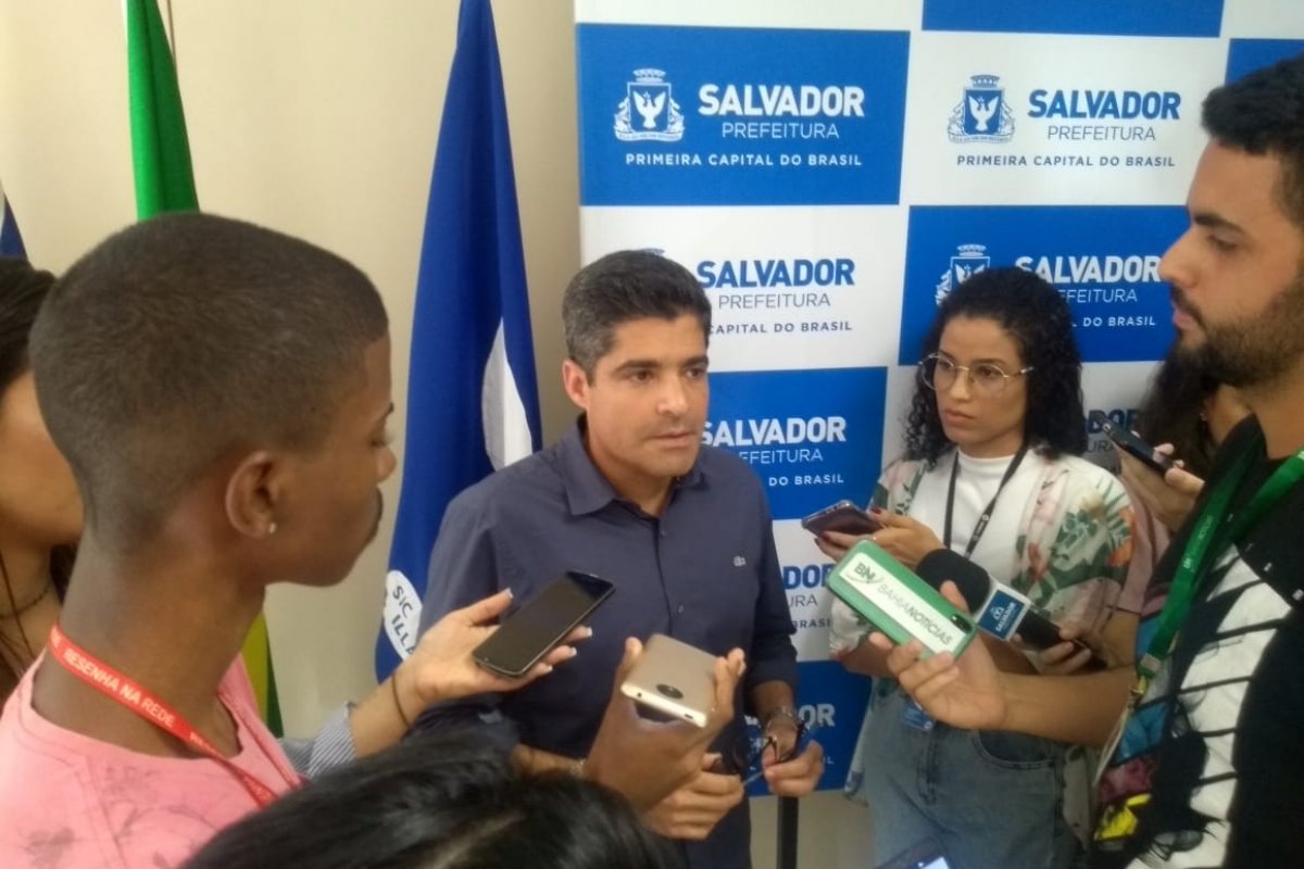 "O Democratas não está tendo nenhum tipo de conversa concreta com o PSL", diz Neto 