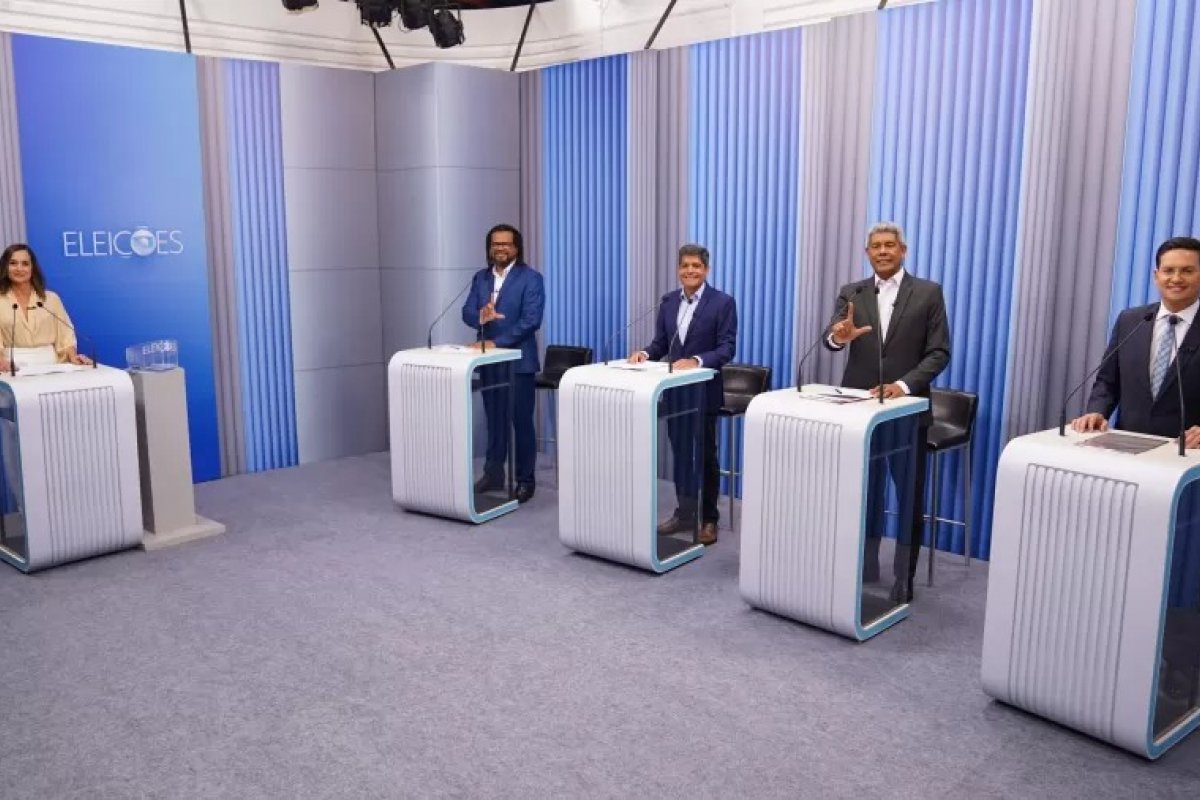 Debate TV Bahia: Kleber, Roma e Jerônimo se juntam para criticar Neto por se autodeclarar como pardo
