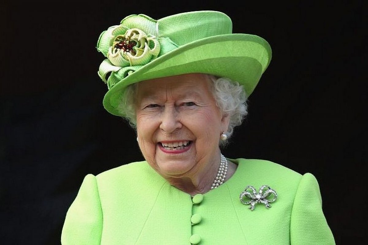 Rainha fez último pedido à família real: que seu filho sucessor e os netos William e Harry se reconciliassem