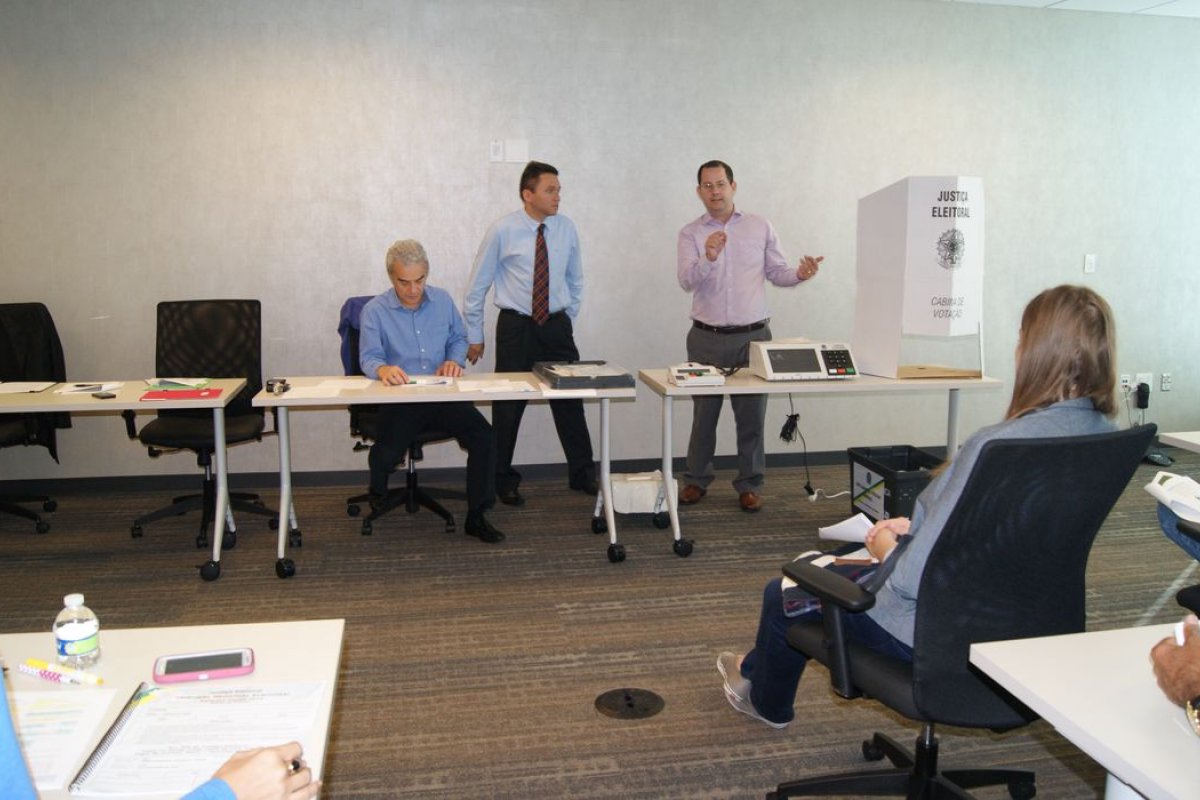 Eleições: TSE não deve estabelecer restrições para vestimenta de mesários