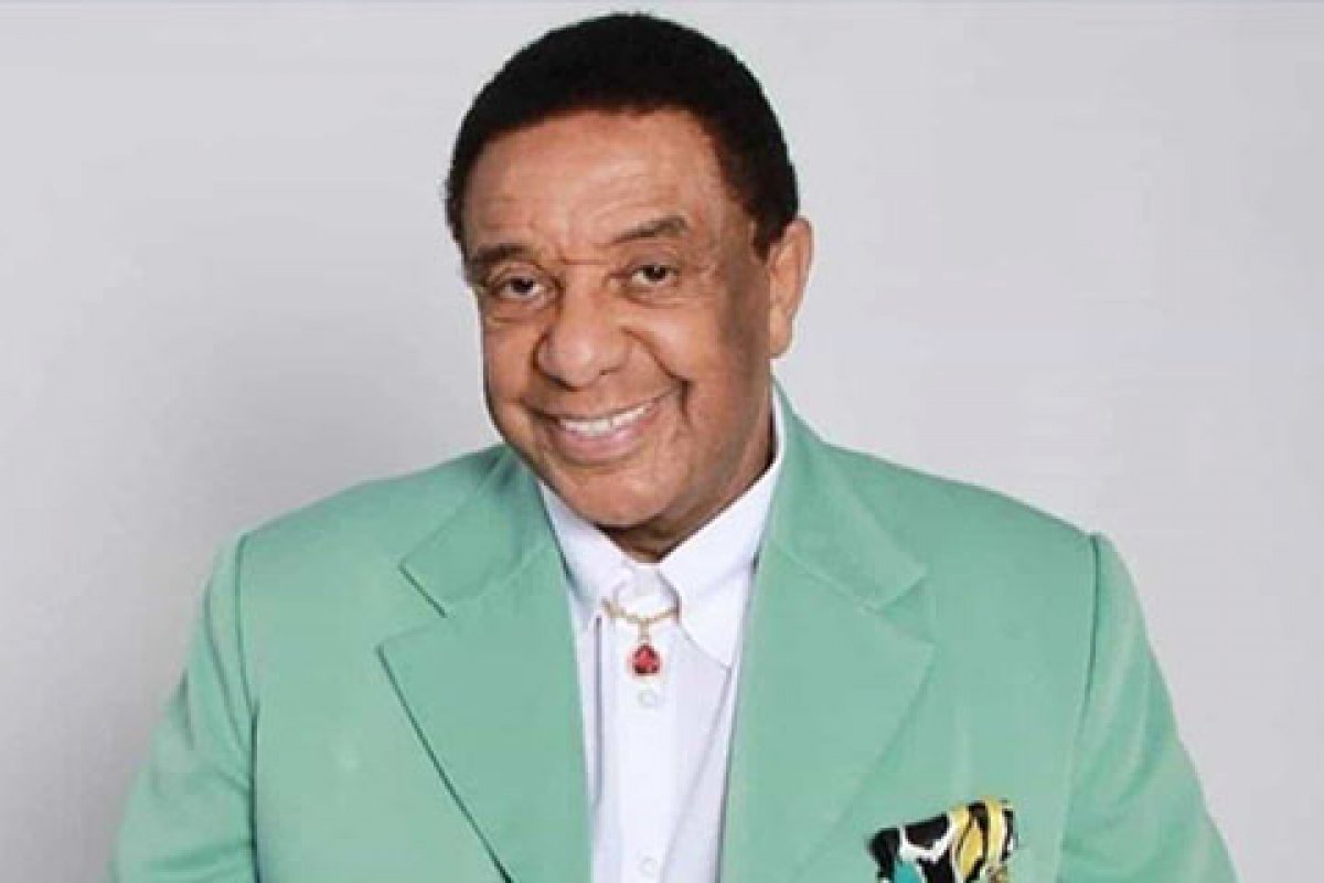 Novo boletim aponta que Agnaldo Timóteo está lúcido, mas sem previsão de alta da UTI