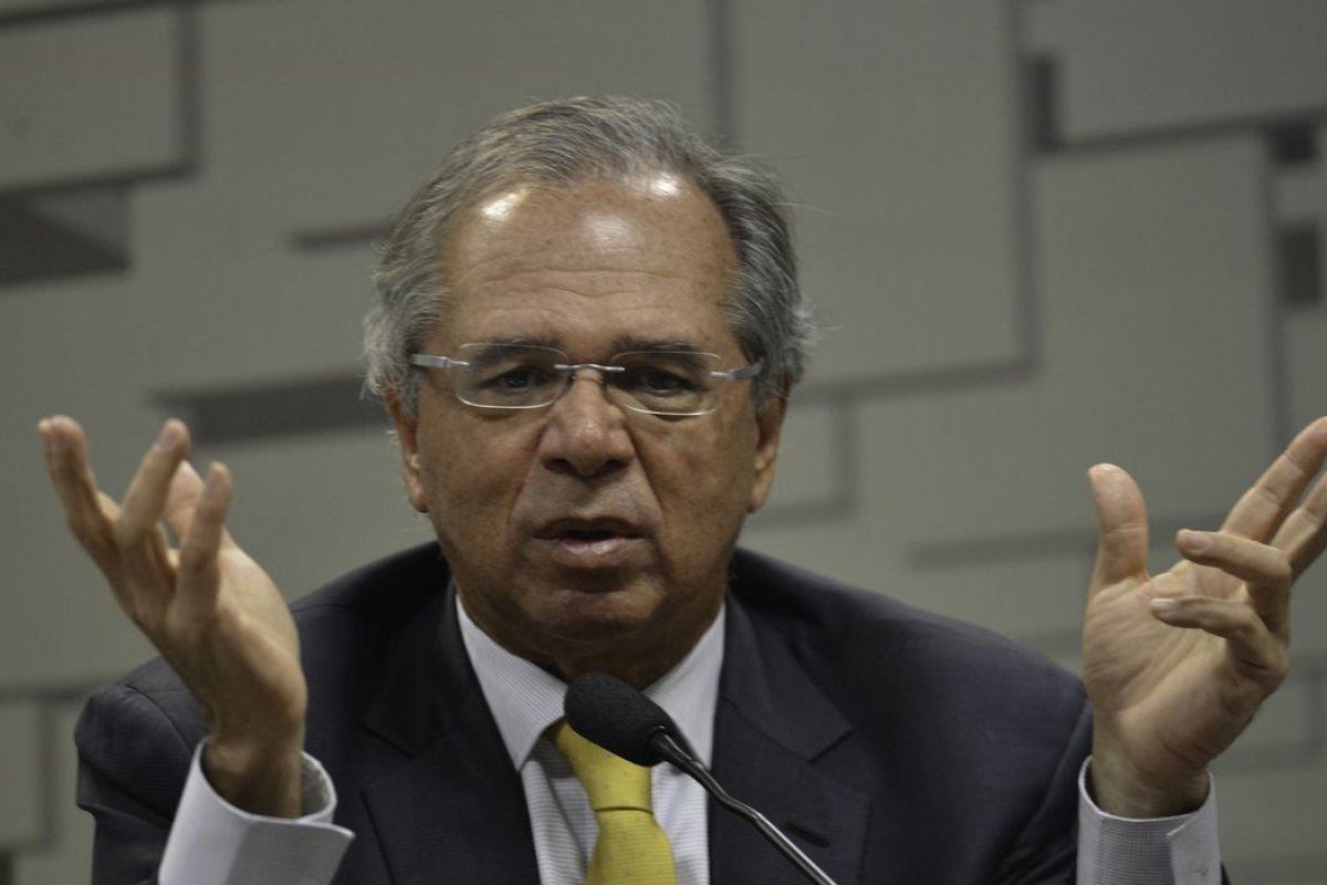Paulo Guedes revela que 12 ministros "queriam a sua cabeça" em 2020