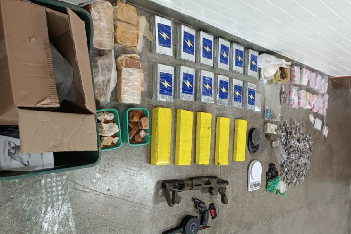 PM apreende 32 kg de drogas em Luís Eduardo Magalhães e Feira de Santana