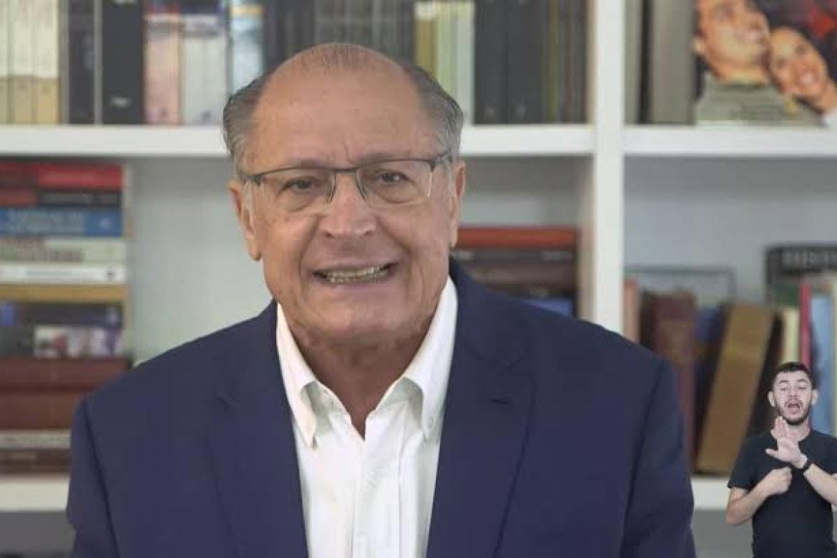 "Lula é contra, eu sou contra", diz Alckmin sobre o aborto, em podcast evangélico