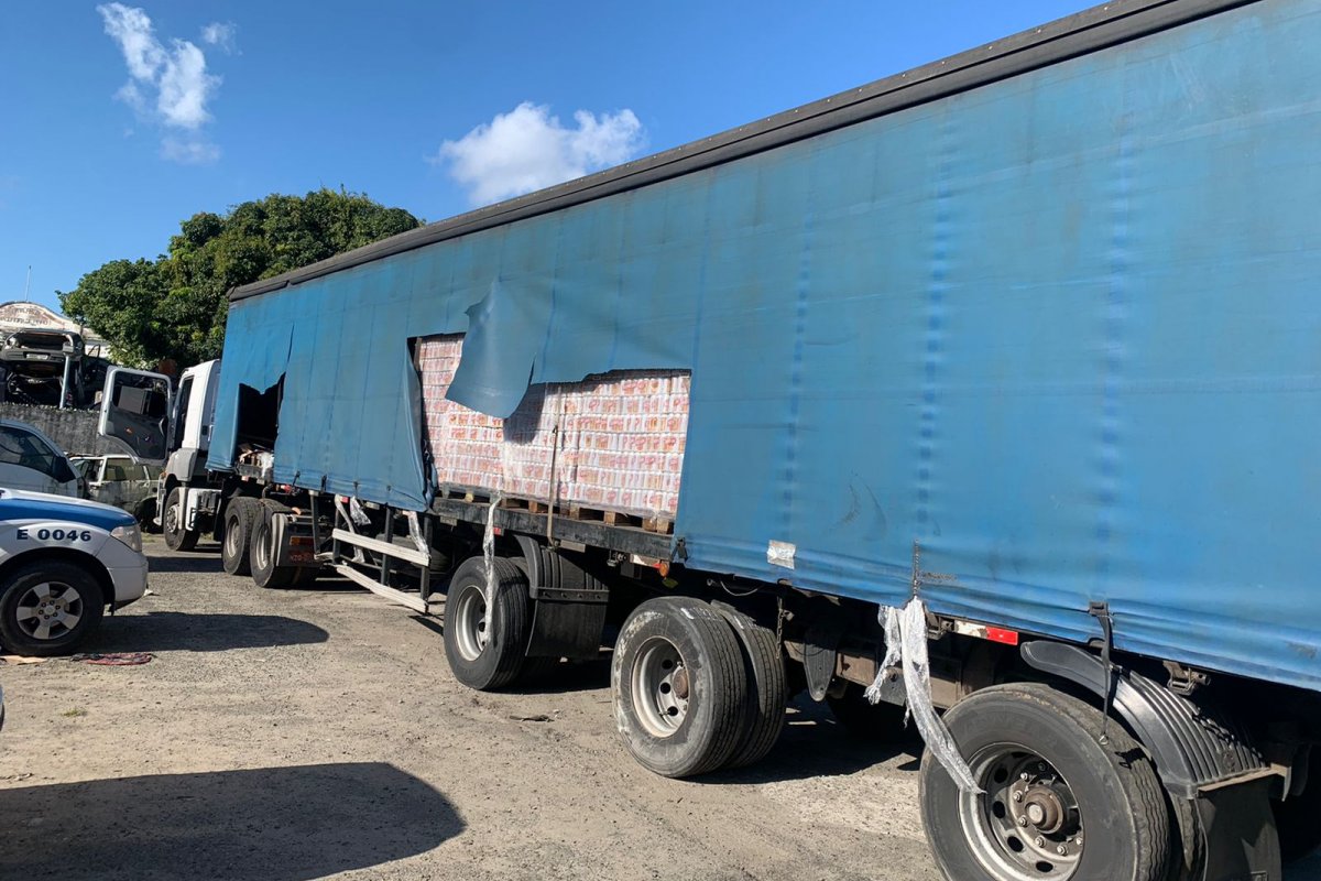 DRFR localiza carreta com carga de cerveja roubada em Feira de Santana (BA)