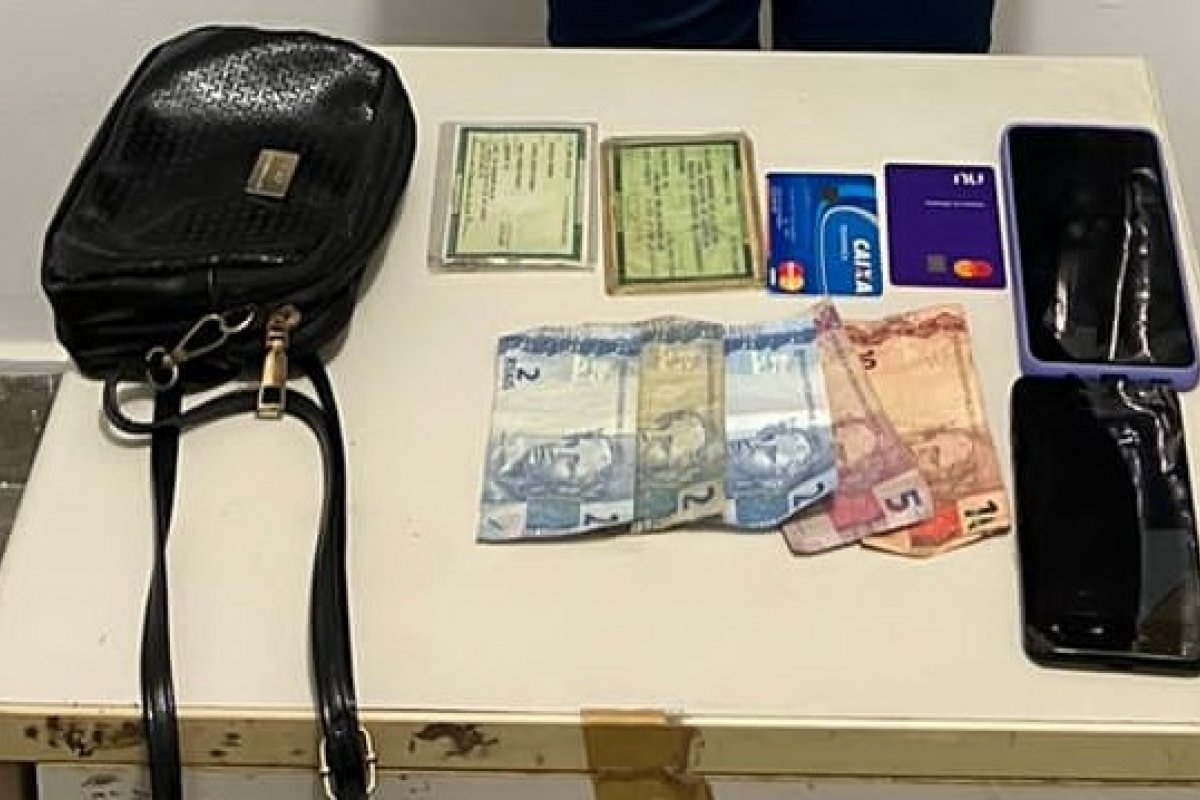 Mulher é presa ao tentar sacar dinheiro em lotérica com documento falso