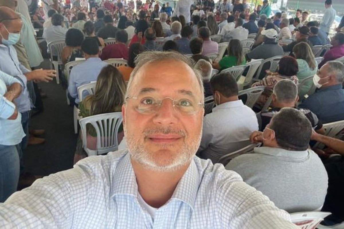 Fábio Vilas Boas faz chacota sobre ACM Neto e depois apaga