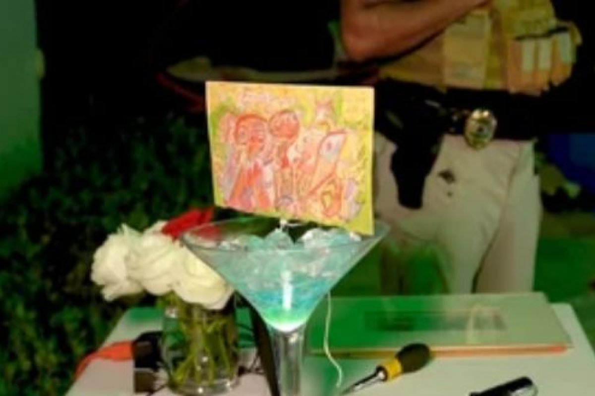 Milionário queima obra de arte de Frida Kahlo avaliada em R$ 53 milhões para vender NFT