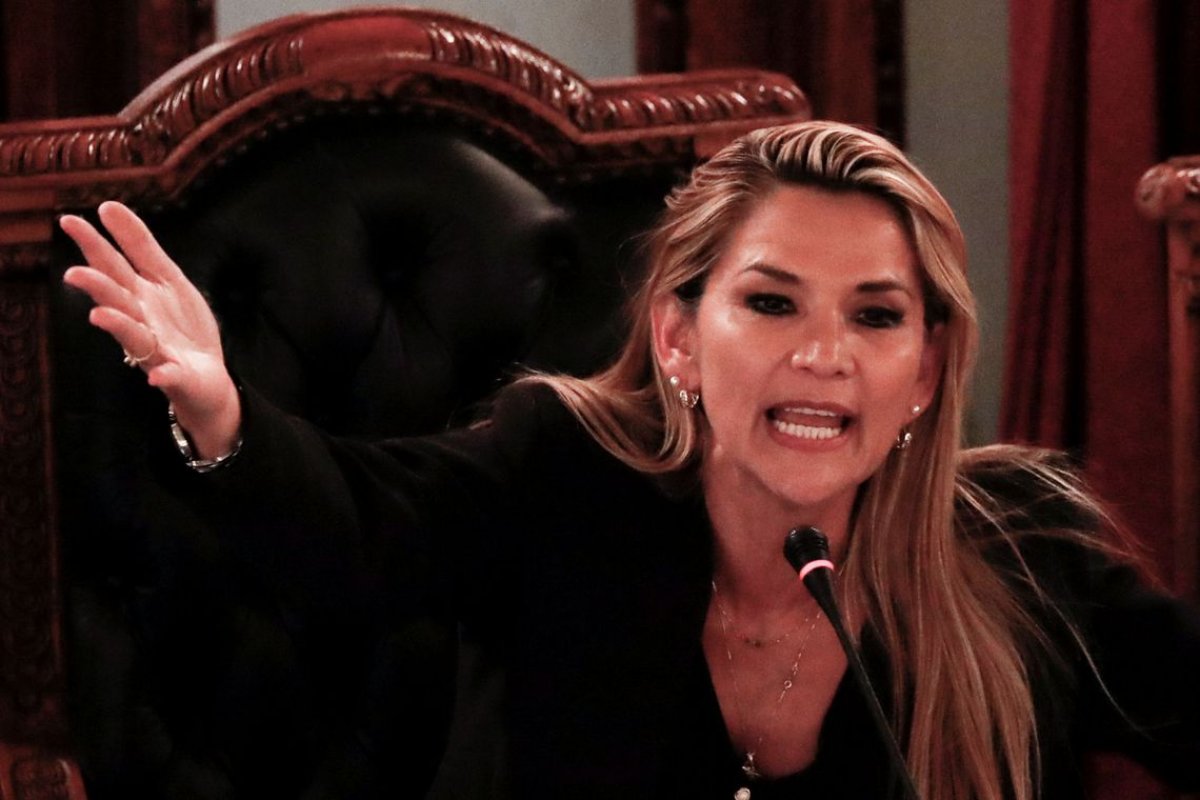 Presidente interina da Bolívia nomeia novo Alto Comando Militar