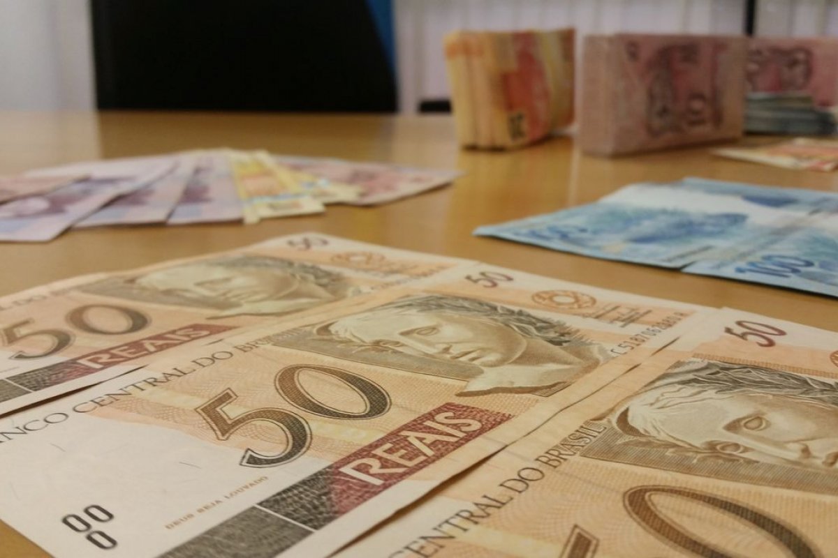 BC: setor público consolidado tem déficit de R$ 30,3 bilhões em agosto de 2022