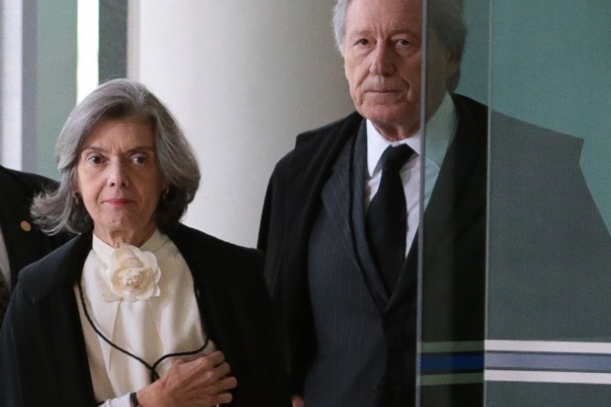 Em evento com observadores internacionais, ministros do TSE defendem urnas e democracia