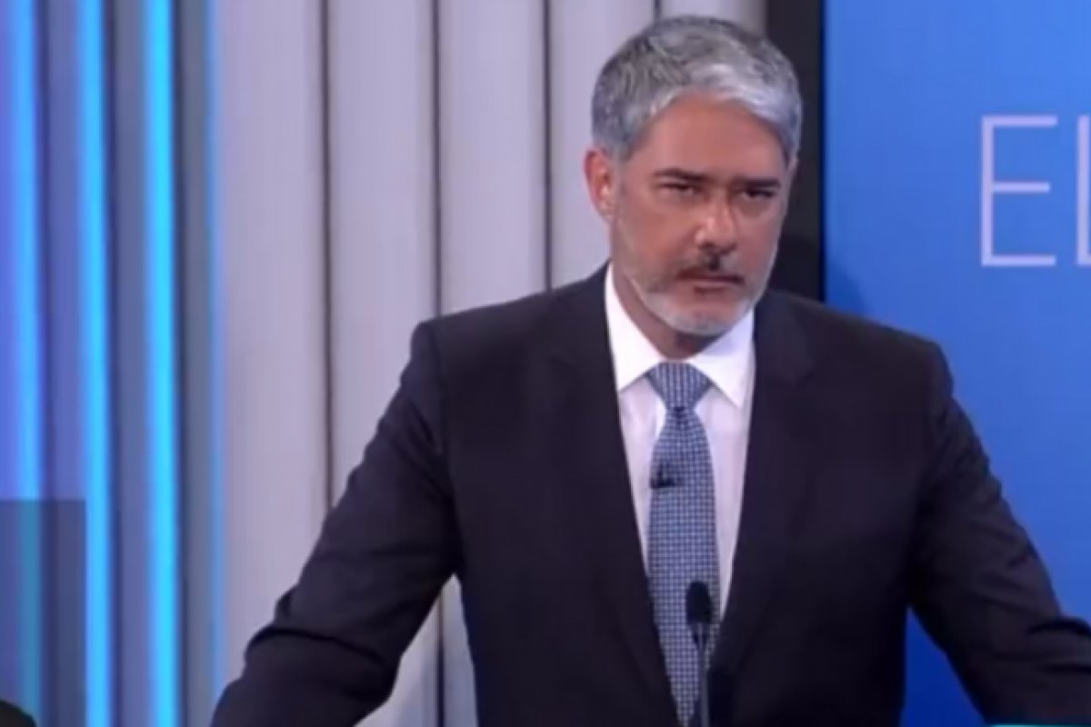 "Acho que exige uma abordagem nova", diz Bonner sobre debates presidenciais