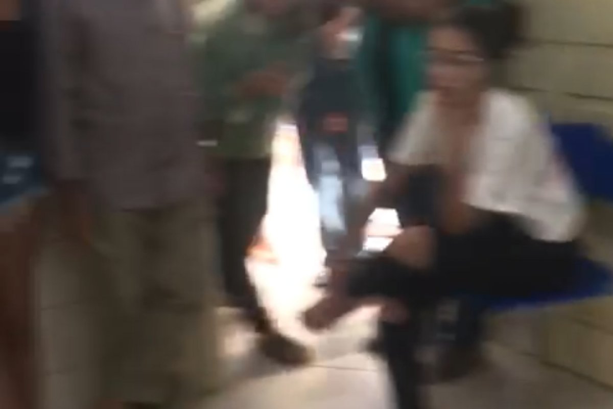 Vídeo: Eleitor denuncia problema em urna durante votação em Monte Gordo, na RMS
