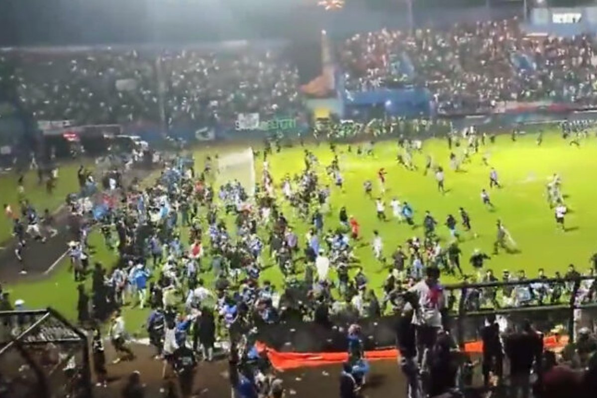 Ao menos 32 crianças estão entre as 125 vítimas de tragédia na Indonésia