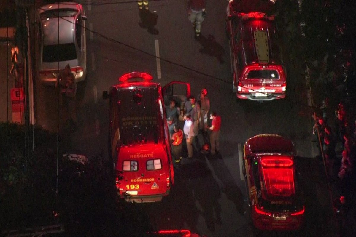 Marquise de prédio desaba e deixa um morto em São Paulo