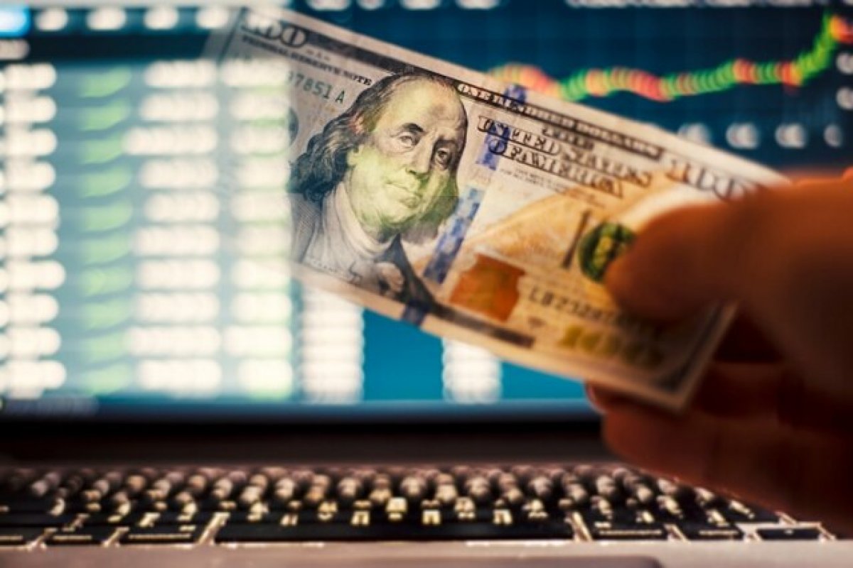 Investidor estrangeiro retira R$ 337 milhões da bolsa brasileira em setembro à espera de resultado das eleições