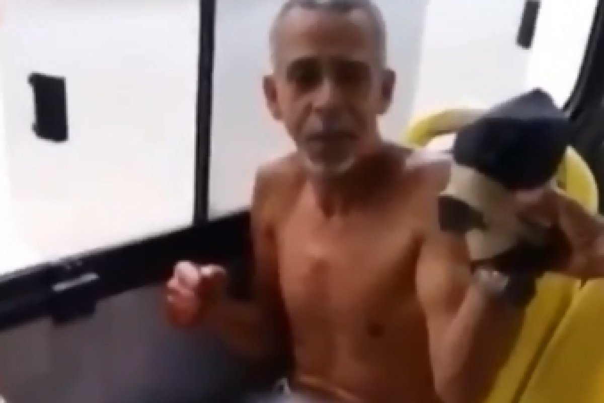 Idoso é esfaqueado em assalto a um ônibus de Salvador