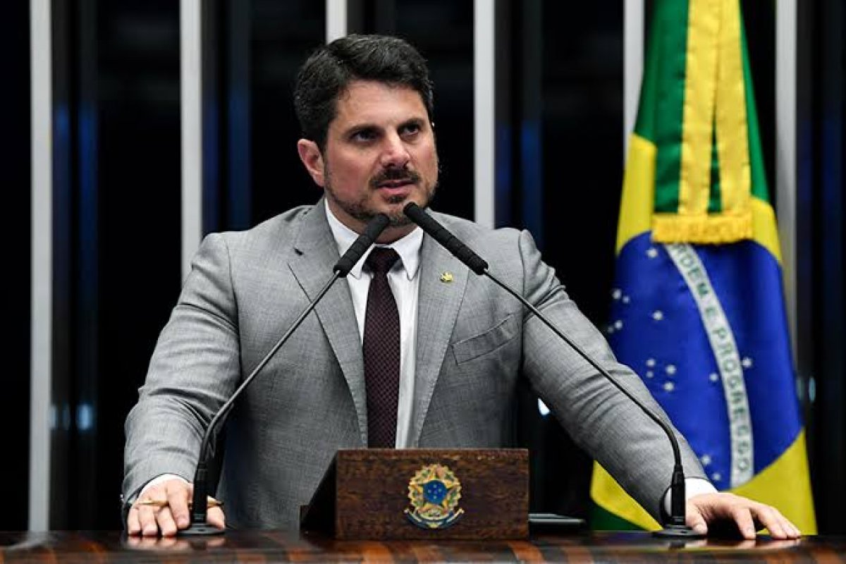 Senador afirma ter 29 assinaturas para investigar as pesquisas eleitorais