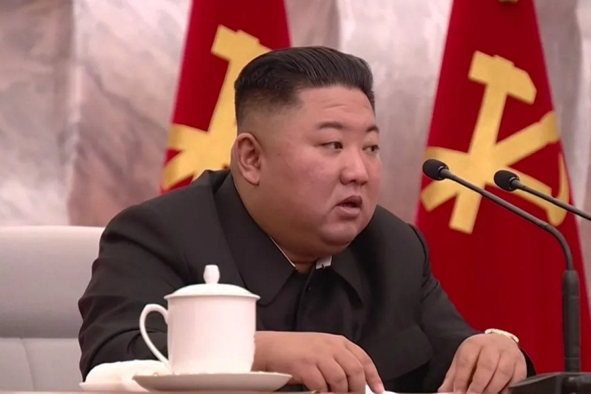 Coreia do Norte dispara dois mísseis balísticos em direção ao Japão