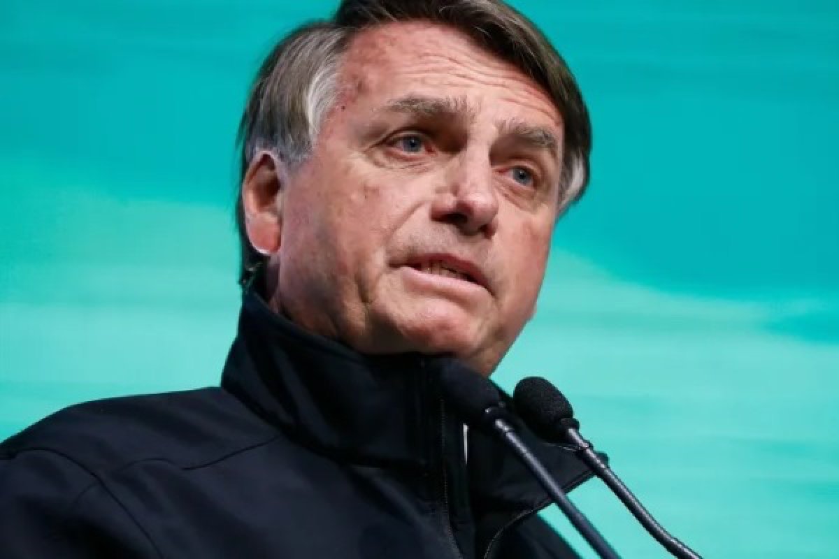 Bolsonaro afirma que tentam colocá-lo contra "irmãos do Nordeste"