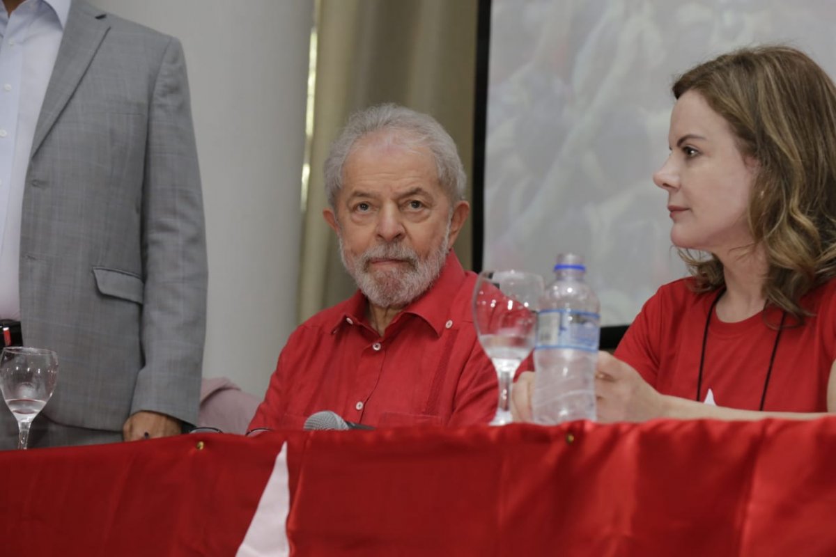 “Eles não vão conseguir tirar o PT da disputa eleitoral', diz Lula
