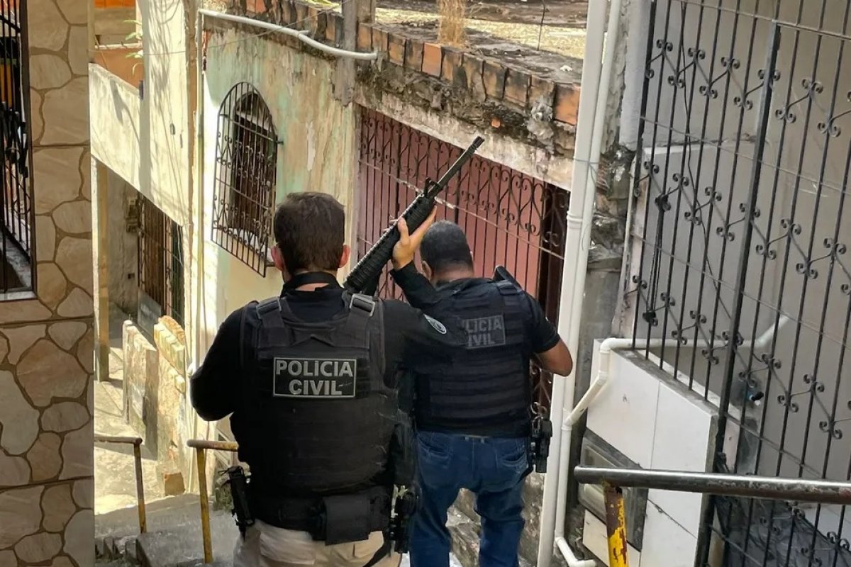 Polícia Civil realiza operação no bairro do Engenho Velho da Federação, em Salvador