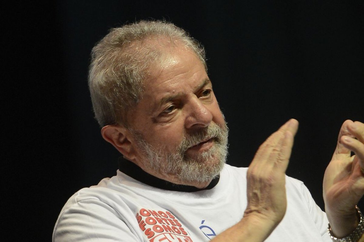 PSTU anuncia "voto crítico" em Lula no segundo turno