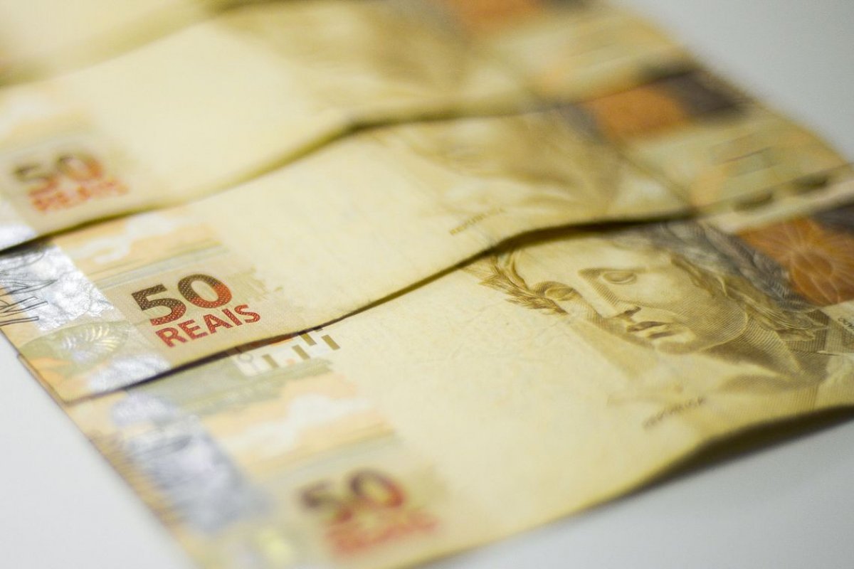 Mais de 6,3 milhões de baianos vivem com menos de R$ 413 por mês