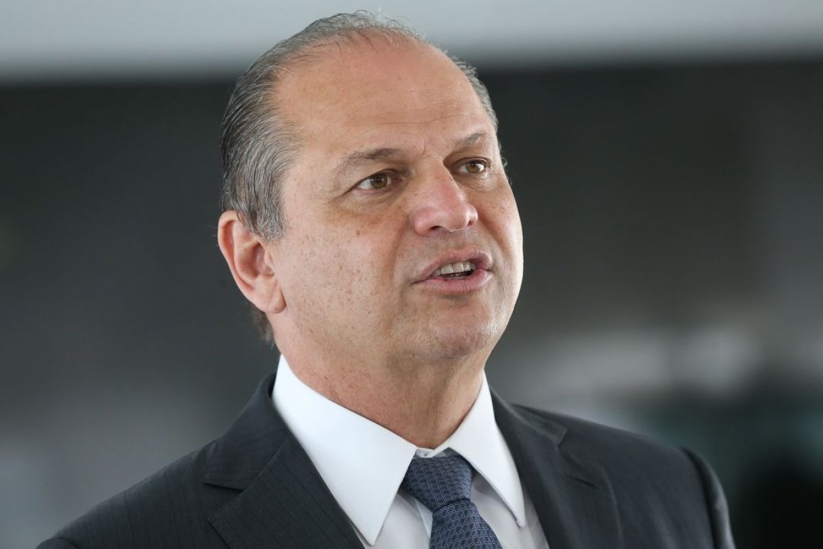 Líder do governo na Câmara diz que proposta de aumentar ministros do STF é 'reação a ativismo político'