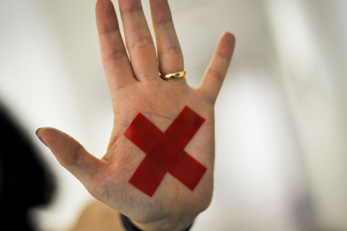 12 mil pessoas acusadas de matar ou agredir mulheres no Brasil foram presas de agosto à setembro, aponta MJSP