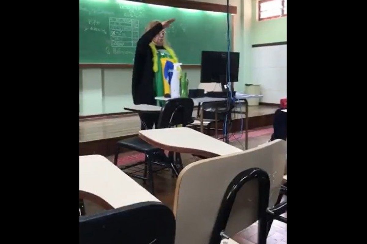 Vídeo: no Paraná, professora faz suposto gesto nazista em sala de aula; instituição demitiu a docente
