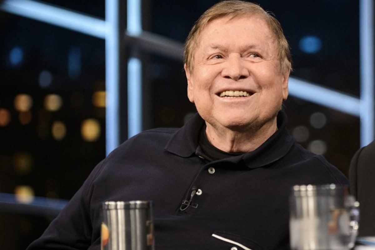 Boni sofre infarto durante voo de Miami para o Brasil e passa por cirurgia