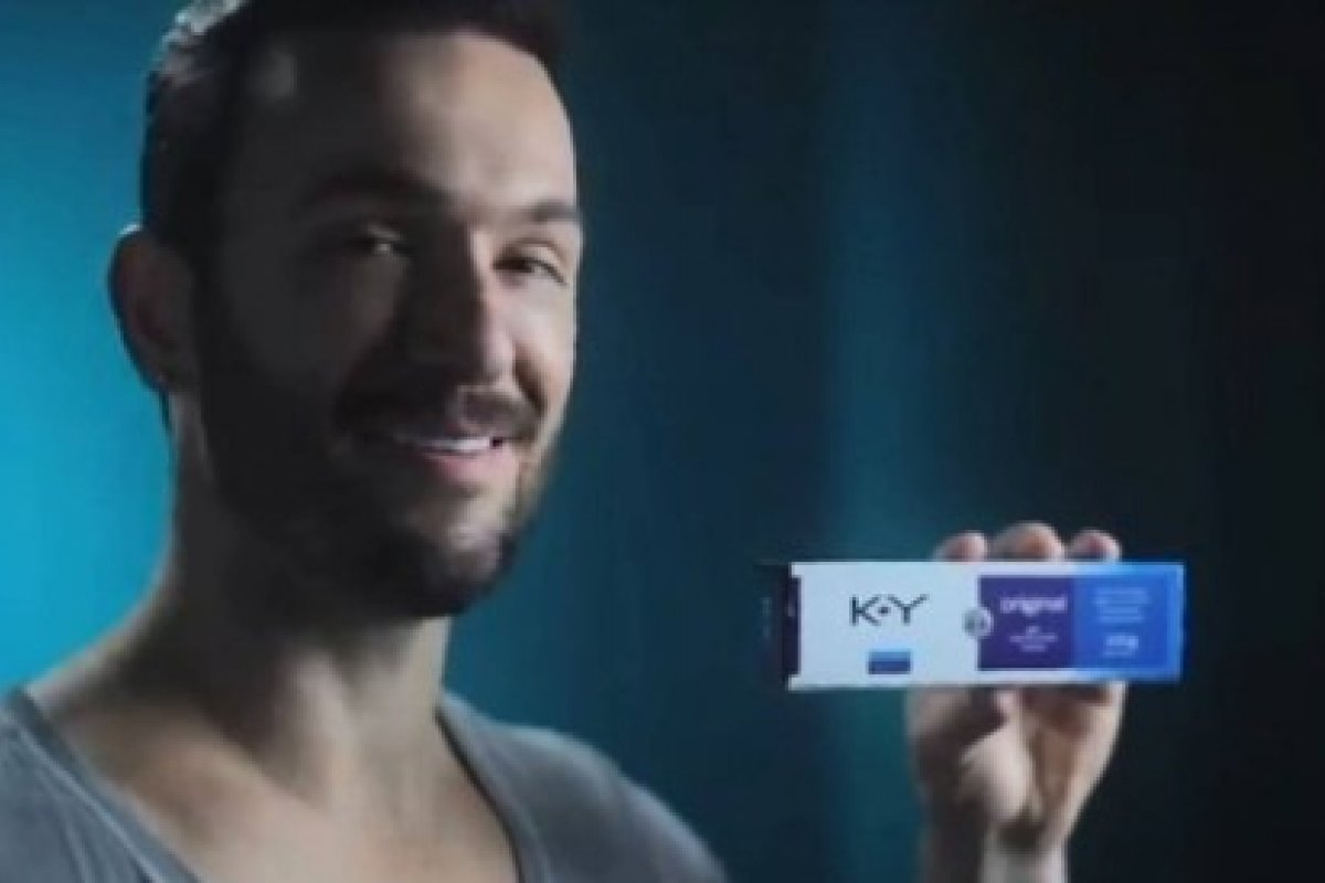 Diego Hypólito vira garoto-propaganda de lubrificante íntimo