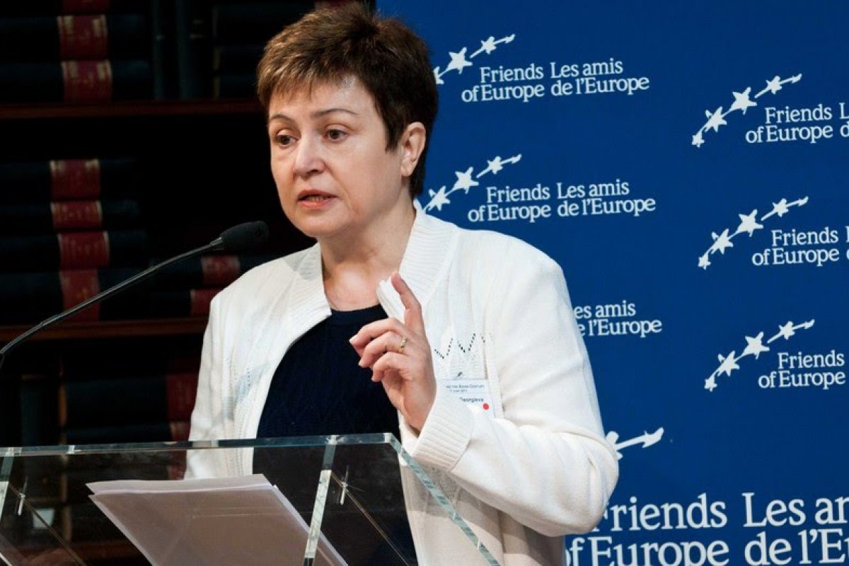 FMI alerta para recessão iminente e perda global de US$ 4 tri até 2026