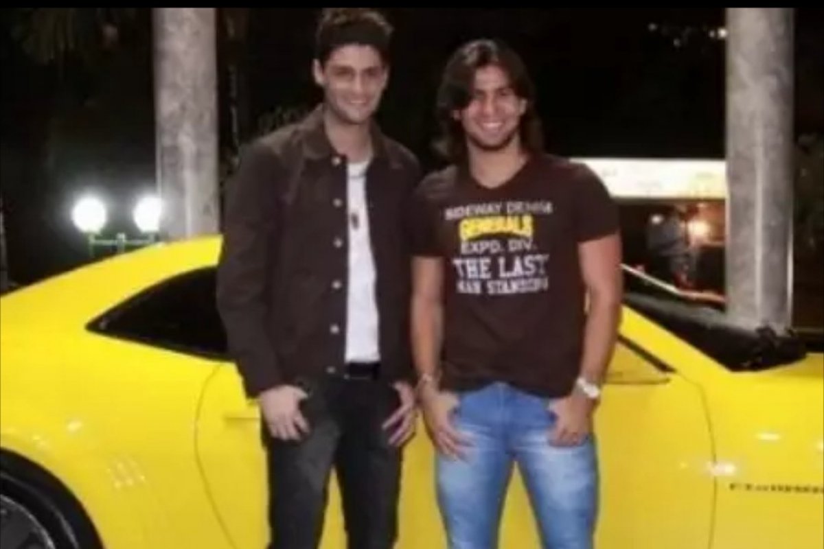 Mariano, da dupla com Munhoz, muda o visual e revela que vendeu o Camaro amarelo