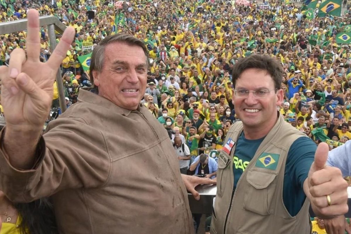 Roma e Bolsonaro acompanham missa em Aparecida para celebrar Padroeira do Brasil