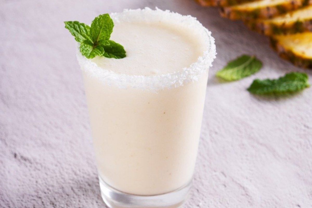 Aprenda a fazer uma deliciosa Piña colada saudável!