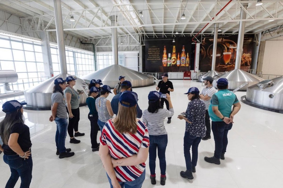 Ambev abre as portas para quem quer conhecer como se faz cerveja