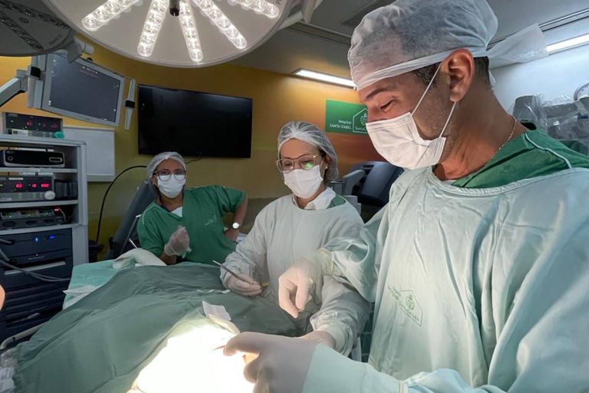 Segunda menor criança submetida a uma cirurgia robótica no Brasil foi operada em Salvador